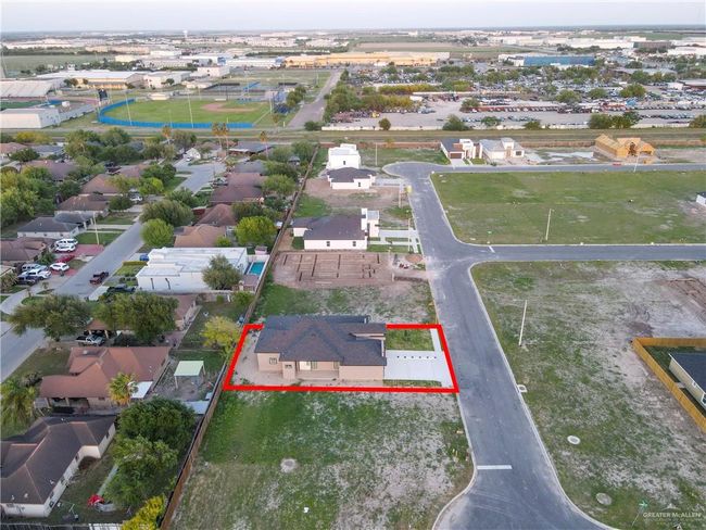 Bird's eye view featuring a residential view | Image 9