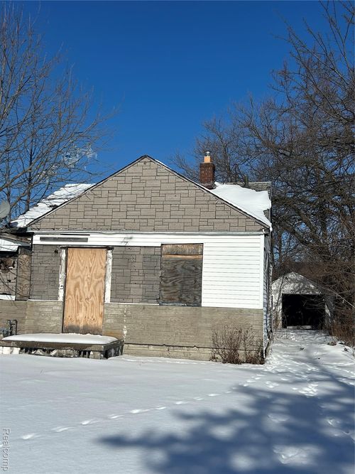 13313 Manning St, Detroit, MI, 48205-1704 | Card Image