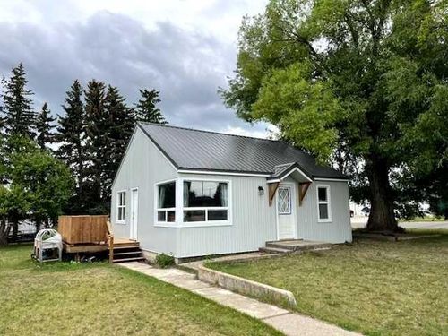 494 2nd Avenue W, Cardston, AB, T0K0K0 | Card Image