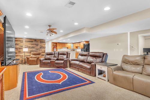 284 Muirfield Dr, Valparaiso, IN, 46385 | Card Image