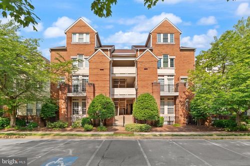 b-1324 Garden Wall Cir, RESTON, VA, 20194-2033 | Card Image