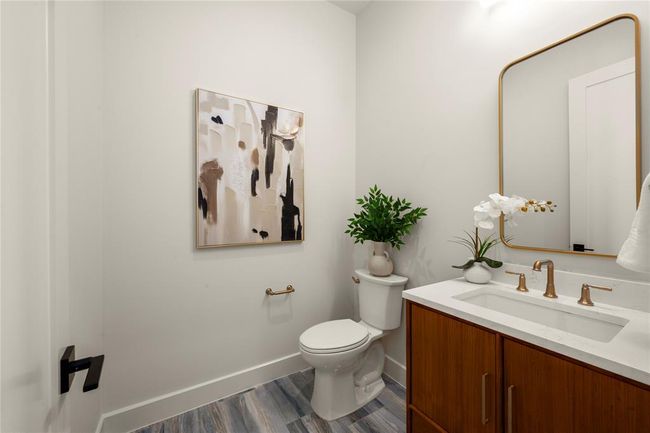 Powder Bath | Image 25