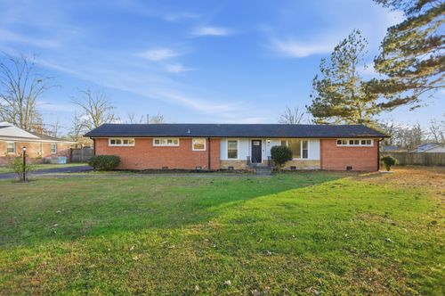 611 Bragg Cir, Tullahoma, TN, 37388-2917 | Card Image