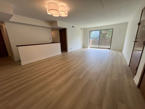 1n-2416 Foster Ave, Chicago, IL, 60625-2563 | Card Image