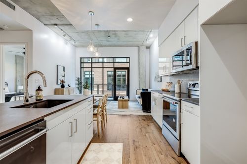 apt-206-1501 E 4th St, Austin, TX, 78702-4664 | Card Image