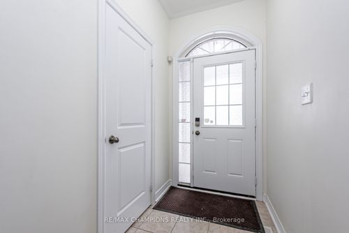 64 Pennycross Cres, Brampton, ON, L7A4M1 | Card Image