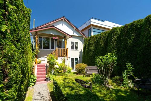 219 E 38th Avenue, Vancouver, BC, V5W1H3 | Card Image