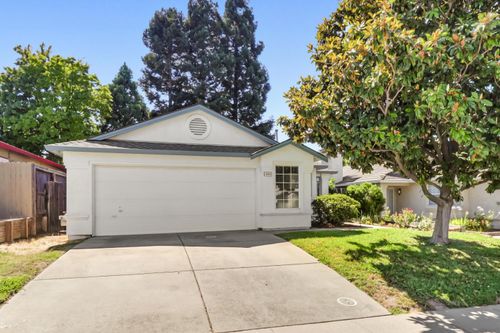 8640 Travary Way, Antelope, CA, 95843-5875 | Card Image