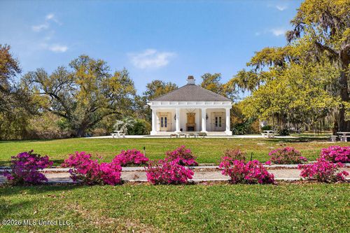 922 S Beach Boulevard, Bay Saint Louis, MS, 39520 | Card Image