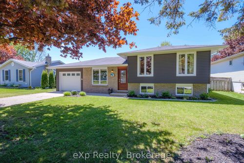 484 Falconer St, Port Elgin, ON, N0H2C2 | Card Image