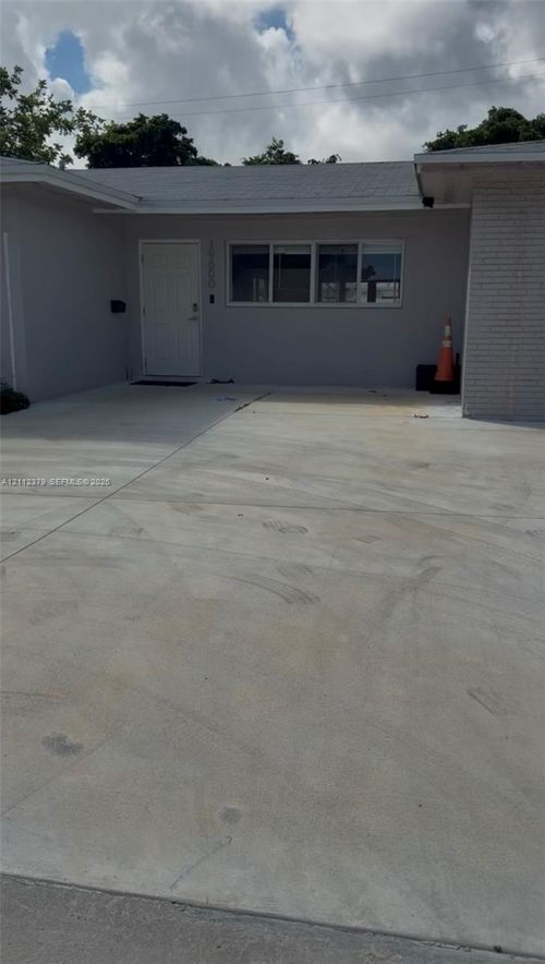 19600 Ne 18th Pl, Miami, FL, 33179 | Card Image