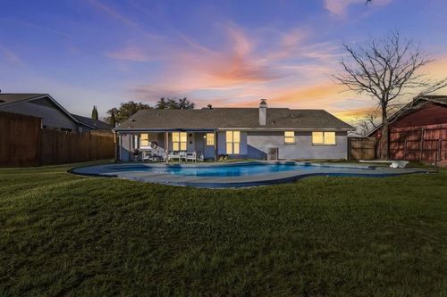 2828 Elk Grove Rd, Carrollton, TX, 75007-5409 | Card Image