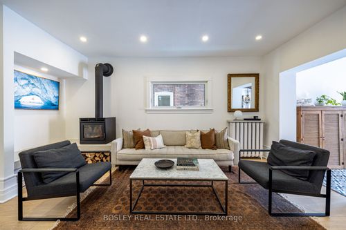 110 Grenadier Rd, Toronto, ON, M6R1R4 | Card Image