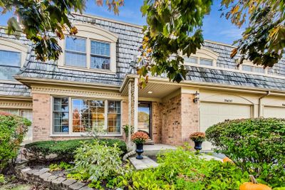 19W047 Avenue Normandy S, Townhouse with 3 bedrooms, 2 bathrooms and 1 parking in Oak Brook IL | Image 1