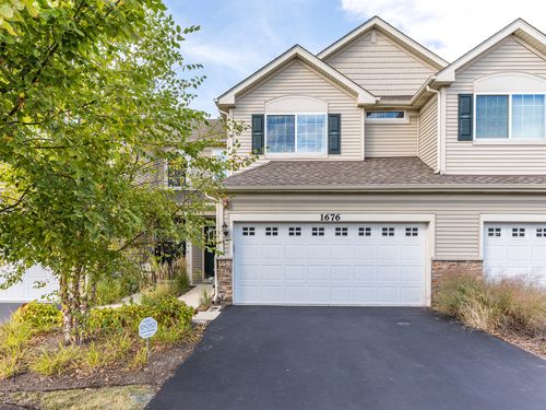 1676 Charlotte Dr, Geneva, IL, 60134 | Card Image