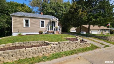 4225 29 Th Avenue, House other with 2 bedrooms, 1 bathrooms and null parking in Rock Island IL | Image 3