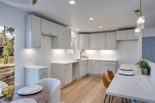 1214 Bay Ridge Rd, Madison, WI, 53716-1515 | Card Image