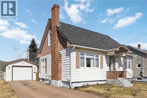 133 York St, Moncton, NB, E1C2Z1 | Card Image