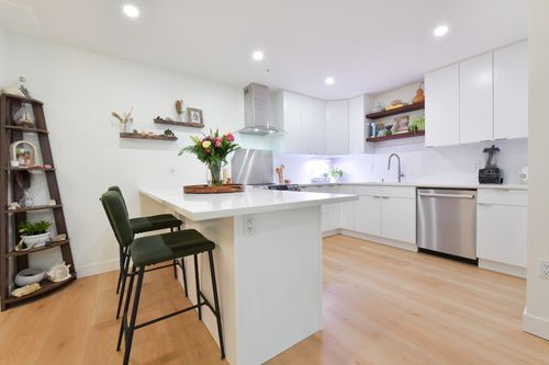 203-2700 Mccallum Rd, Abbotsford, BC, V2S6X9 | Card Image