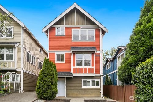 924 Sw Holden St, Seattle, WA, 98106-2045 | Card Image