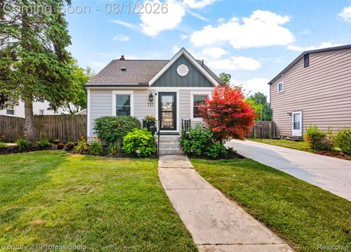 717 Cherry Ave, Royal Oak, MI, 48073-3945 | Card Image