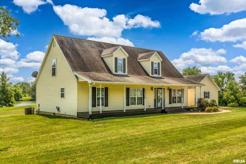 22 Smith Rd, Nashville, IL, 62263-5920 | Card Image