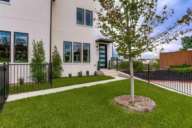 APT-1006 - 7207 Gaston Ave, Condo with 2 bedrooms, 3 bathrooms and null parking in Dallas TX | Image 35