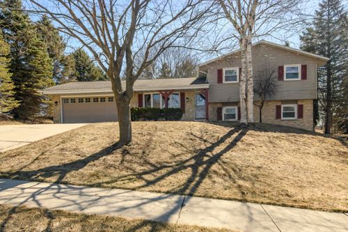 1423 Jefferson St, West Bend, WI, 53090-1346 | Card Image