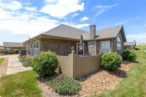 674 Ne 65th Ter, Gladstone, MO, 64118-4758 | Card Image