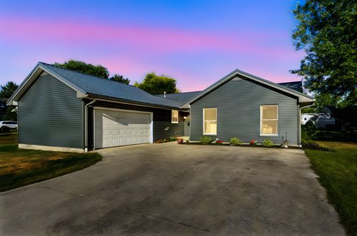 12160 Pamela Dr, Kenton, OH, 43326-8826 | Card Image