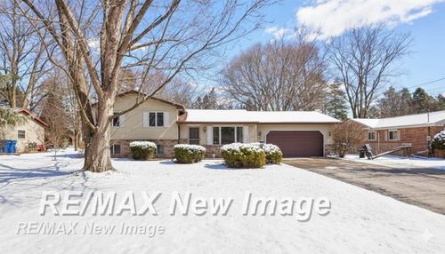 4132 Meadowbrook Dr, Freeland, MI, 48623-8840 | Card Image