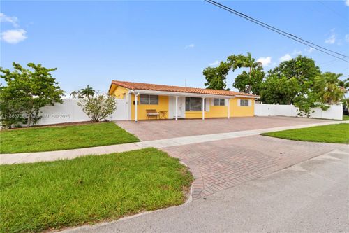 7490 Buchanan St, Hollywood, FL, 33024-7106 | Card Image