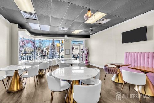 275 Amboy Ave, Metuchen, NJ, 08840-2410 | Card Image