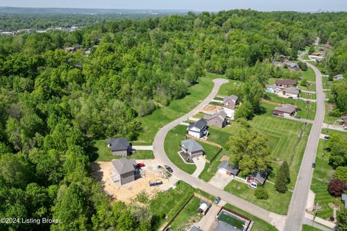3423 Westhill Cir, Louisville, KY, 40214-3183 | Card Image