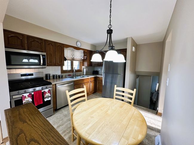 6941 W 106 Th Pl, House other with 3 bedrooms, 2 bathrooms and 4 parking in Worth IL | Image 13