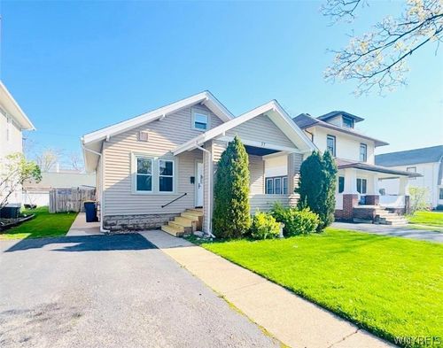 37 Regent St, Lockport, NY, 14094-5016 | Card Image