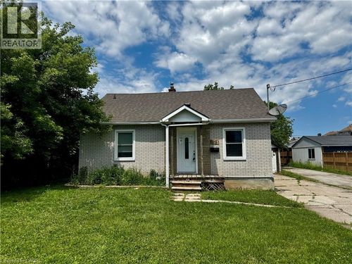89 Lincoln Avenue, St. Catharines, ON, L2P2E1 | Card Image