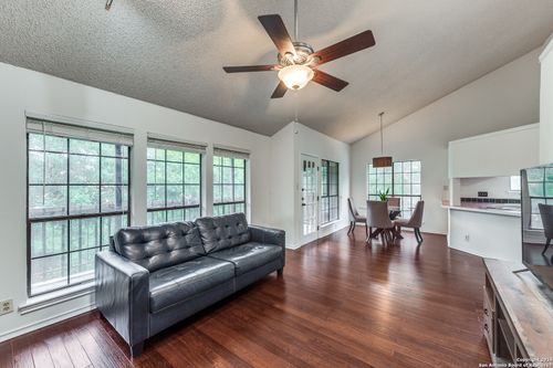 apt-74-8611 Datapoint Dr, San Antonio, TX, 78229-5924 | Card Image
