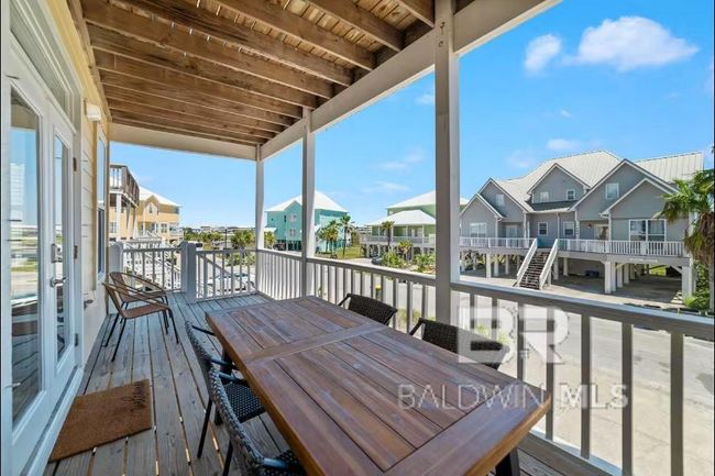 Deck | Image 30