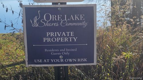 000 Hillpoint Dr, Brighton, MI, 48116 | Card Image