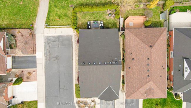 695 Poplar Rd, House other with 2 bedrooms, 4 bathrooms and 2 parking in Milton ON | Image 4