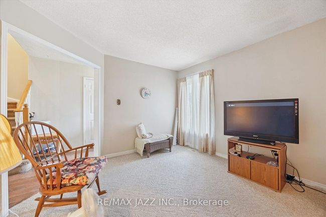 24 Large Cres, House other with 3 bedrooms, 3 bathrooms and 1 parking in Ajax ON | Image 6