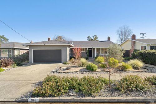 918 Las Pavadas Ave, San Rafael, CA, 94903-3311 | Card Image
