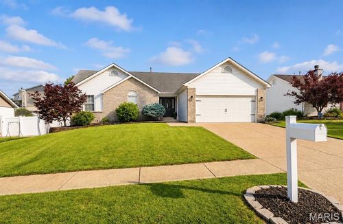 1273 Little Brave Dr, O Fallon, MO, 63366-3728 | Card Image