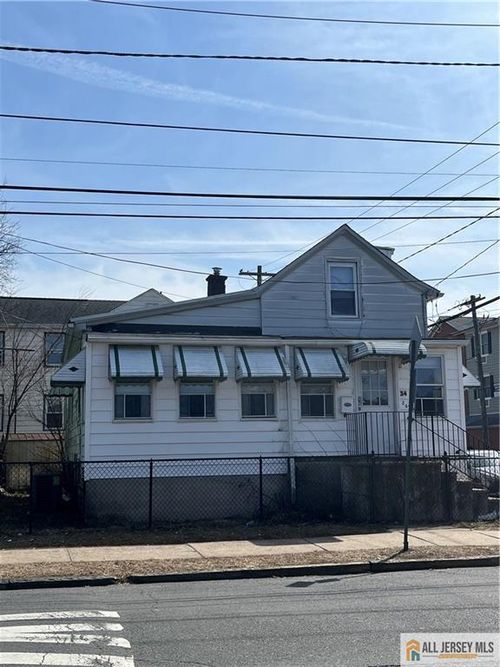 34 Bartlett St, New Brunswick, NJ, 08901-1102 | Card Image