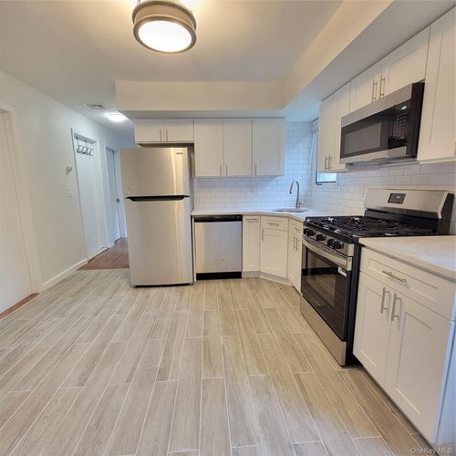 571 Nassau Boulevard, Hempstead, NY, 11552 | Card Image