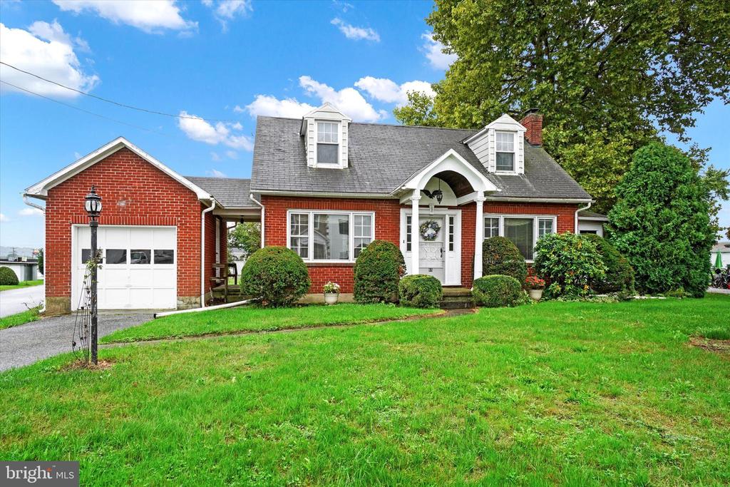 Loucks St, Manchester, PA 17345
