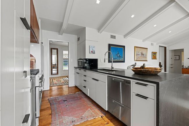 312 S Acorn St, House other with 3 bedrooms, 3 bathrooms and null parking in Fredericksburg TX | Image 10
