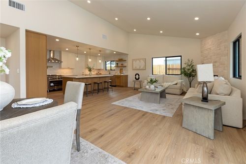 740 N Fern, Orange, CA, 92867 | Card Image
