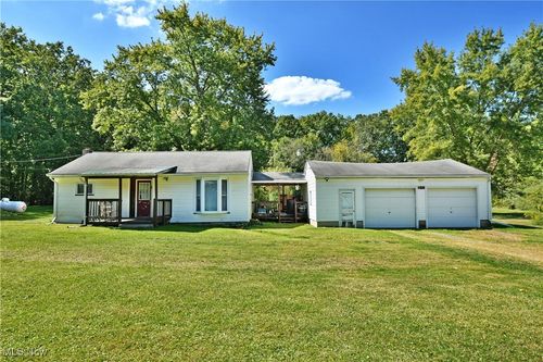 3191 Phalanx Mills Herner Rd, Southington, OH, 44470-9517 | Card Image